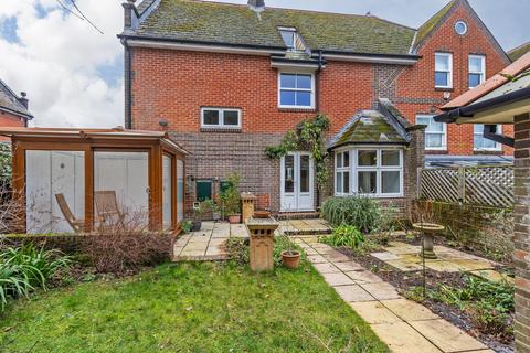 5 bedroom end of terrace house to rent, Edgar Road, Winchester, SO23