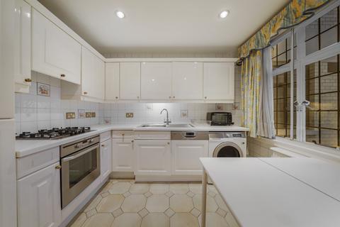 3 bedroom flat to rent, Chiltern Court, Baker Street, Marylebone, London