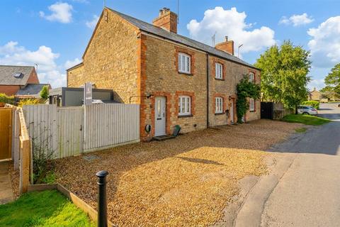 3 bedroom terraced house for sale, High Street, Paulerspury NN12
