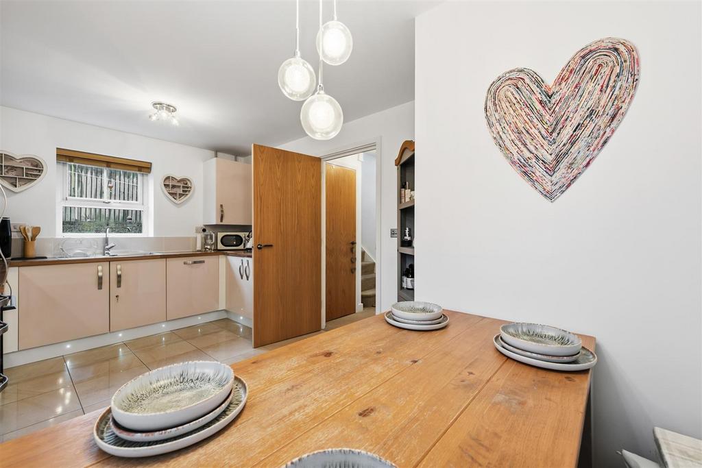 Dining area to kitchen.jpg