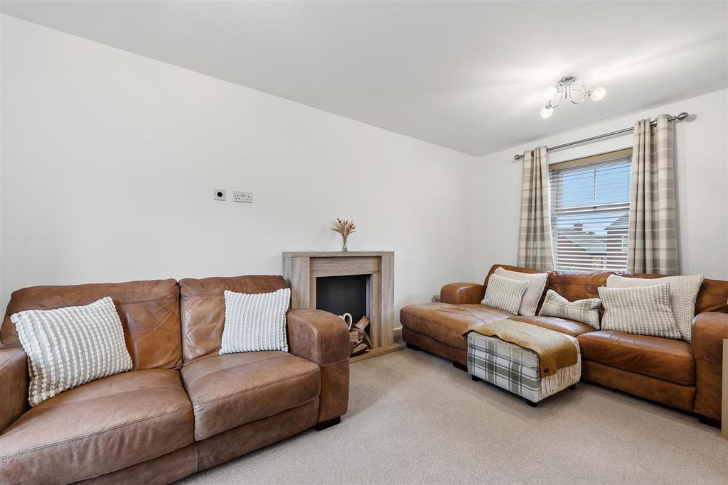 Lounge to front window.jpg