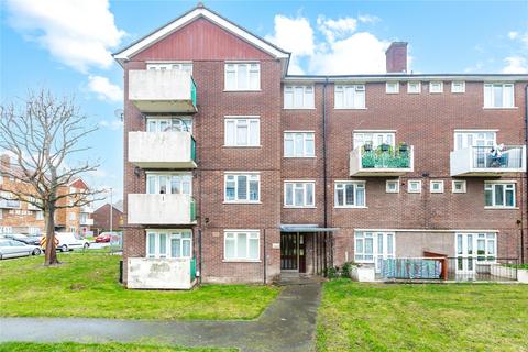 3 bedroom apartment for sale, Limbourne Avenue, Dagenham, RM8