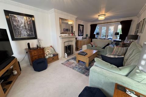 5 bedroom detached house for sale, Cotswolds Way, Buckingham MK18