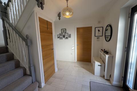 5 bedroom detached house for sale, Cotswolds Way, Buckingham MK18