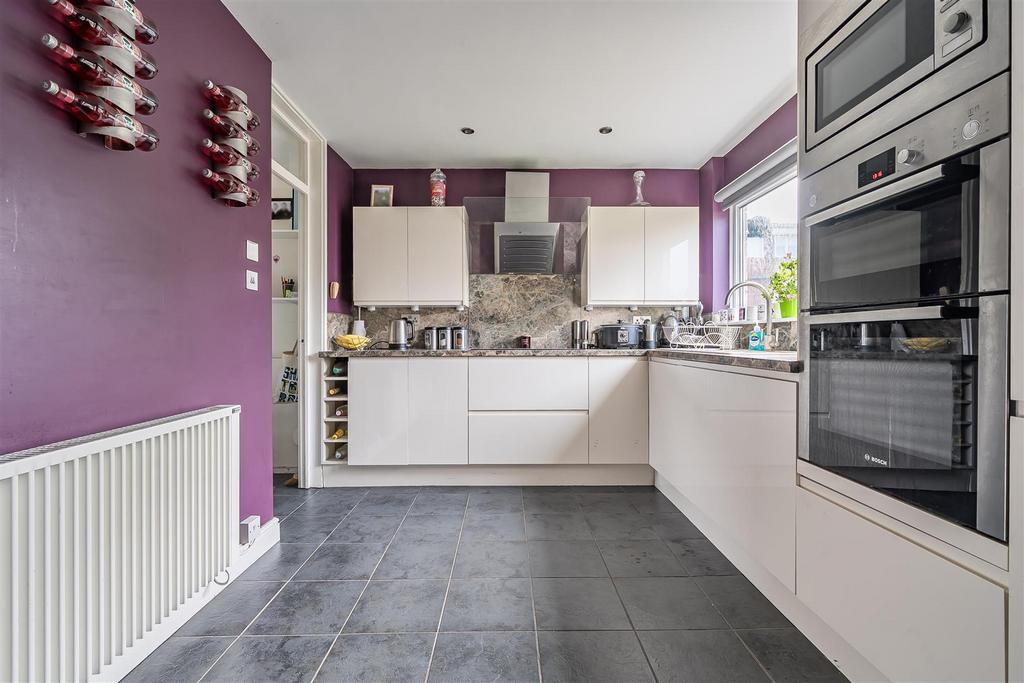Kitchen / Breakfast Room