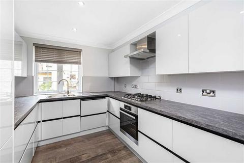 3 bedroom flat to rent, Macklin Street, London WC2B