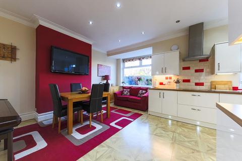 4 bedroom semi-detached house for sale, High View, Wallsend, NE28