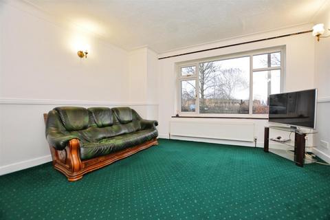 3 bedroom semi-detached house for sale, Queensway, Scunthorpe