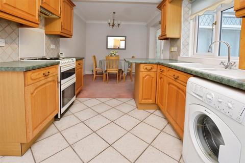 3 bedroom semi-detached house for sale, Queensway, Scunthorpe
