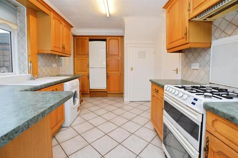 3 bedroom semi-detached house for sale, Queensway, Scunthorpe