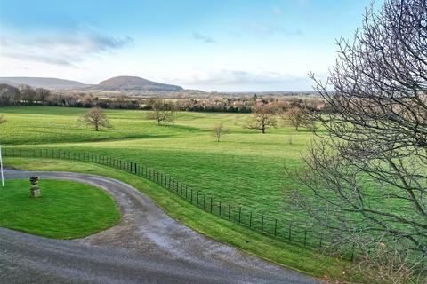 3 bedroom barn conversion to rent, Carlton-In-Cleveland, Middlesbrough
