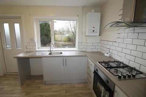 2 bedroom terraced house to rent, Park Avenue, Wakefield, WF3
