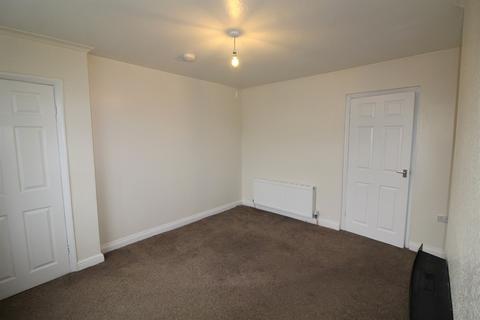 2 bedroom terraced house to rent, Park Avenue, Wakefield, WF3