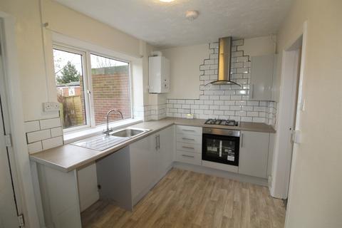 2 bedroom terraced house to rent, Park Avenue, Wakefield, WF3