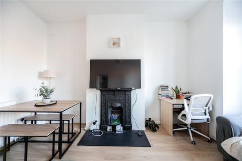 2 bedroom apartment for sale, Maidstone Road, London, N11