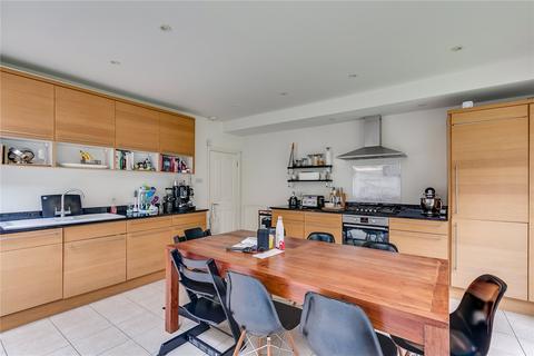 3 bedroom flat to rent, Chipstead Street, London