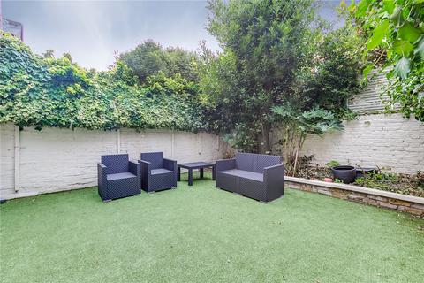 3 bedroom flat to rent, Chipstead Street, London
