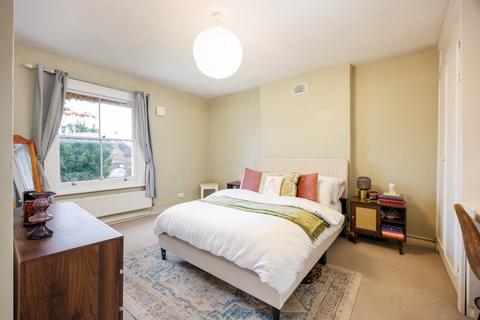2 bedroom flat for sale, Upper Richmond Road, London