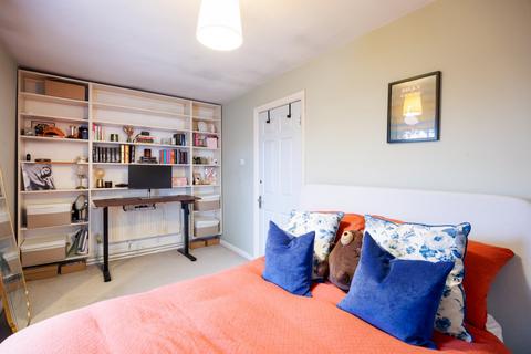 2 bedroom flat for sale, Upper Richmond Road, London