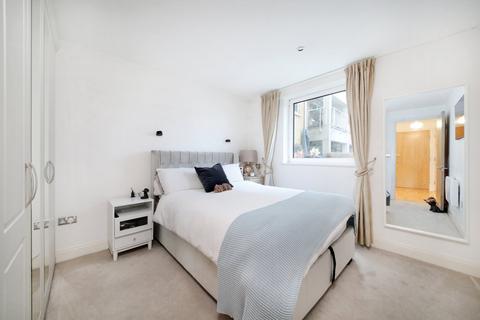 1 bedroom flat for sale, Oyster Wharf, 18 Lombard Road, London