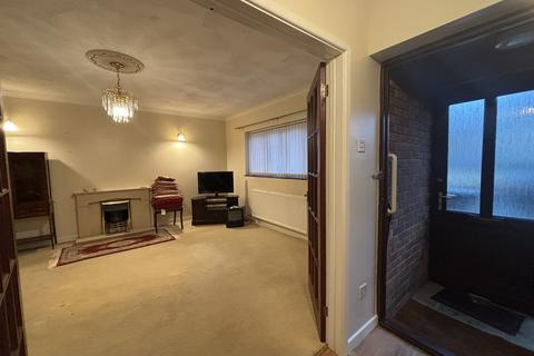 3 bedroom semi-detached bungalow for sale, Broad Street, Llandovery, Carmarthenshire.