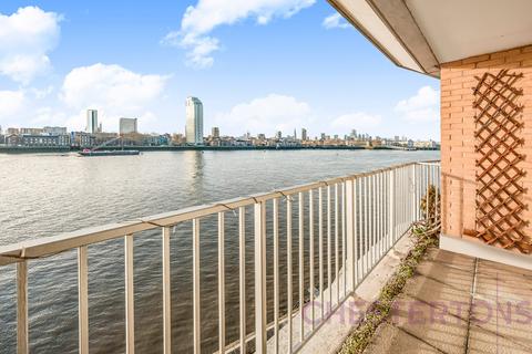 2 bedroom flat to rent, Neptune Court, Homer Drive, London