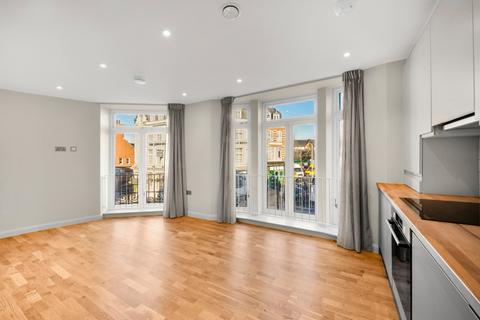 2 bedroom flat to rent, Crown Street, Acton