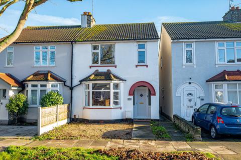 Wakering Avenue, Southend-on-sea, SS3