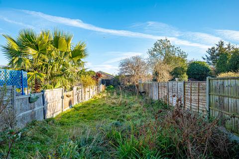 undefined, Wakering Avenue, Southend-on-sea, SS3