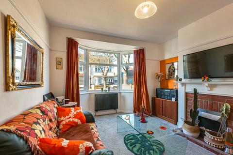 3 bedroom semi-detached house for sale, Wakering Avenue, Southend-on-sea, SS3