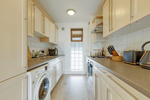 2 bedroom flat to rent, Ashton Street, London E14