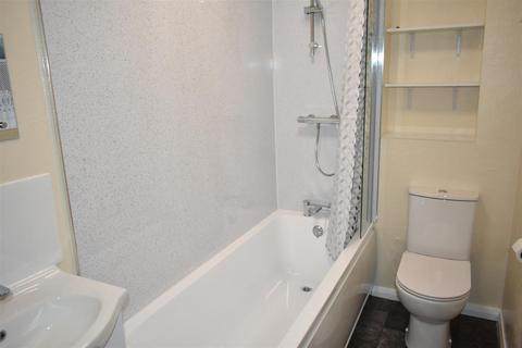 1 bedroom apartment to rent, Ash Close, Bristol BS37