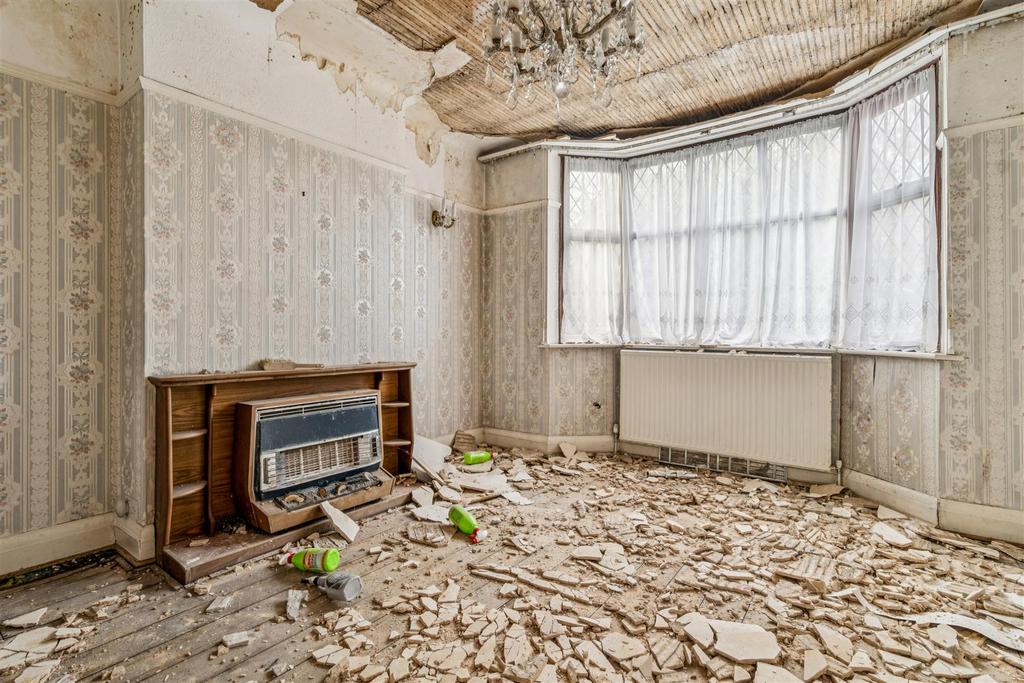 Sutton Court Road, W4 - FOR SALE