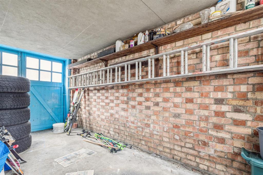 Sutton Court Road, W4 - FOR SALE
