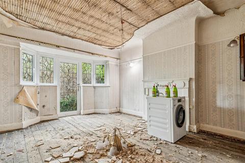 5 bedroom semi-detached house for sale, Sutton Court Road, London, W4