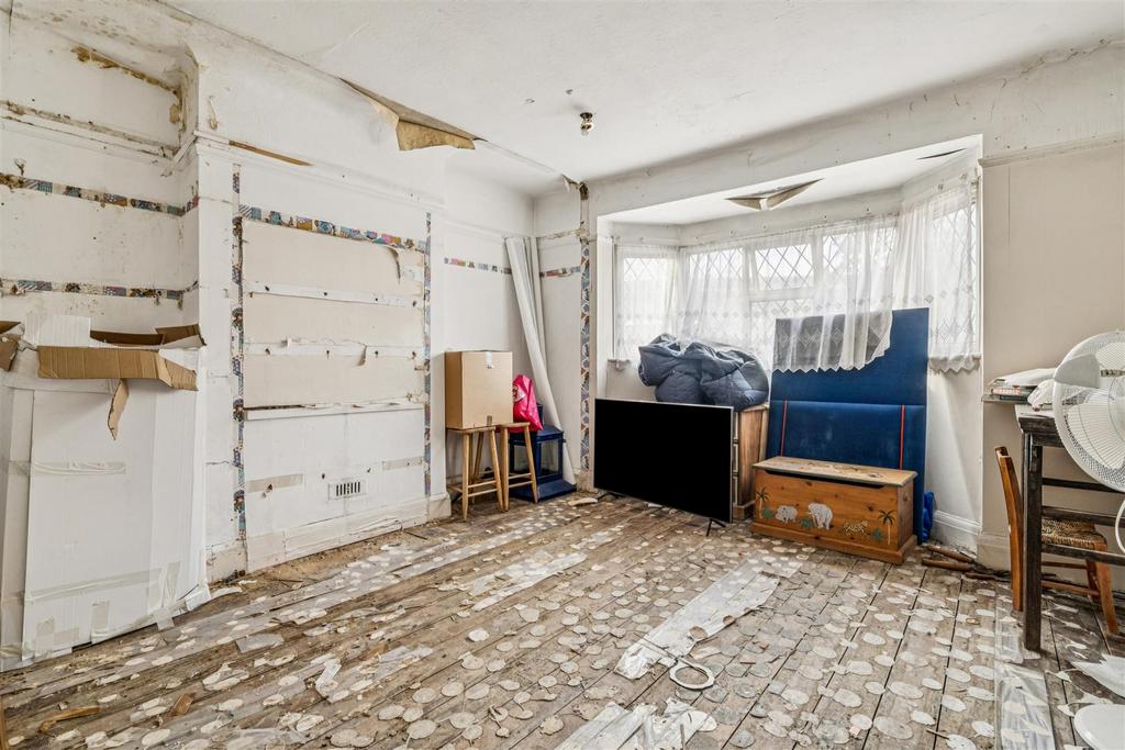 Sutton Court Road, W4 - FOR SALE