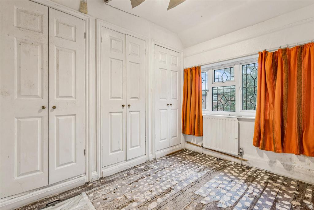 Sutton Court Road, W4 - FOR SALE