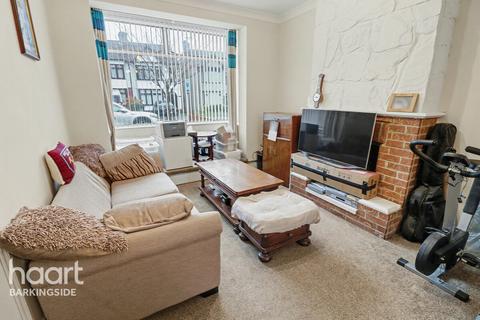 3 bedroom terraced house for sale, Hazelbrouck Gardens, Hainault