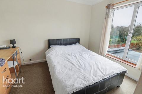 3 bedroom terraced house for sale, Hazelbrouck Gardens, Hainault