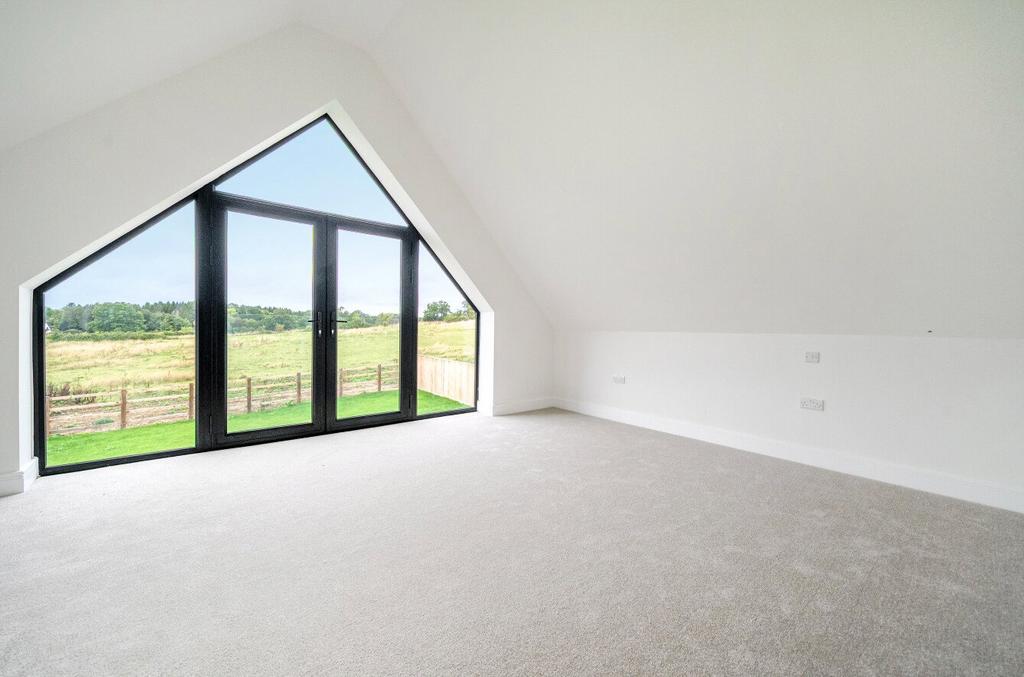 1347714-4-68c1b17...