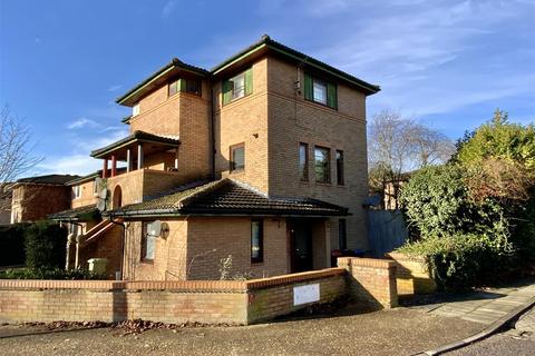 Mayditch Place, Bradwell Common