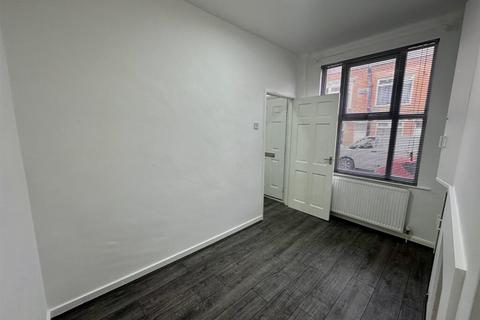 2 bedroom house to rent, Mountcastle Road, Leicester LE3
