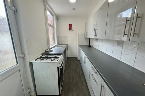 2 bedroom house to rent, Mountcastle Road, Leicester LE3