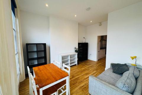 2 bedroom apartment to rent, 31 The Crescent, Salford
