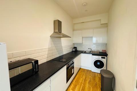 2 bedroom apartment to rent, 31 The Crescent, Salford