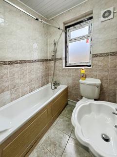 4 bedroom terraced house to rent, Northfield Road, East Ham, London
