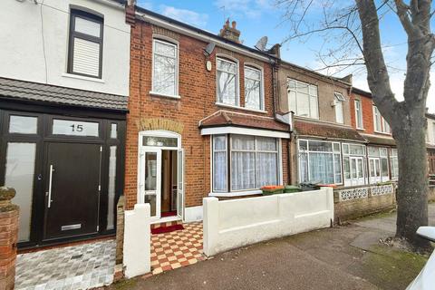 4 bedroom terraced house to rent, Northfield Road, East Ham, London