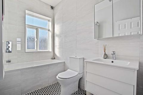 3 bedroom house to rent, Durnsford Road, London, Wimbledon, SW19 8DS