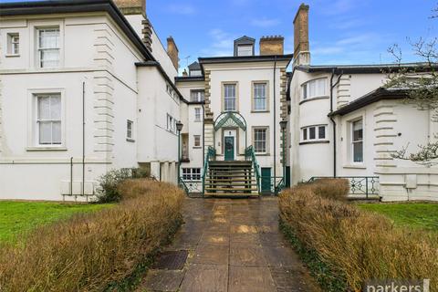 Newlands Avenue, Reading RG4