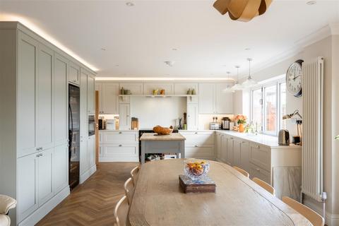 undefined, Parkgate Road, Newdigate